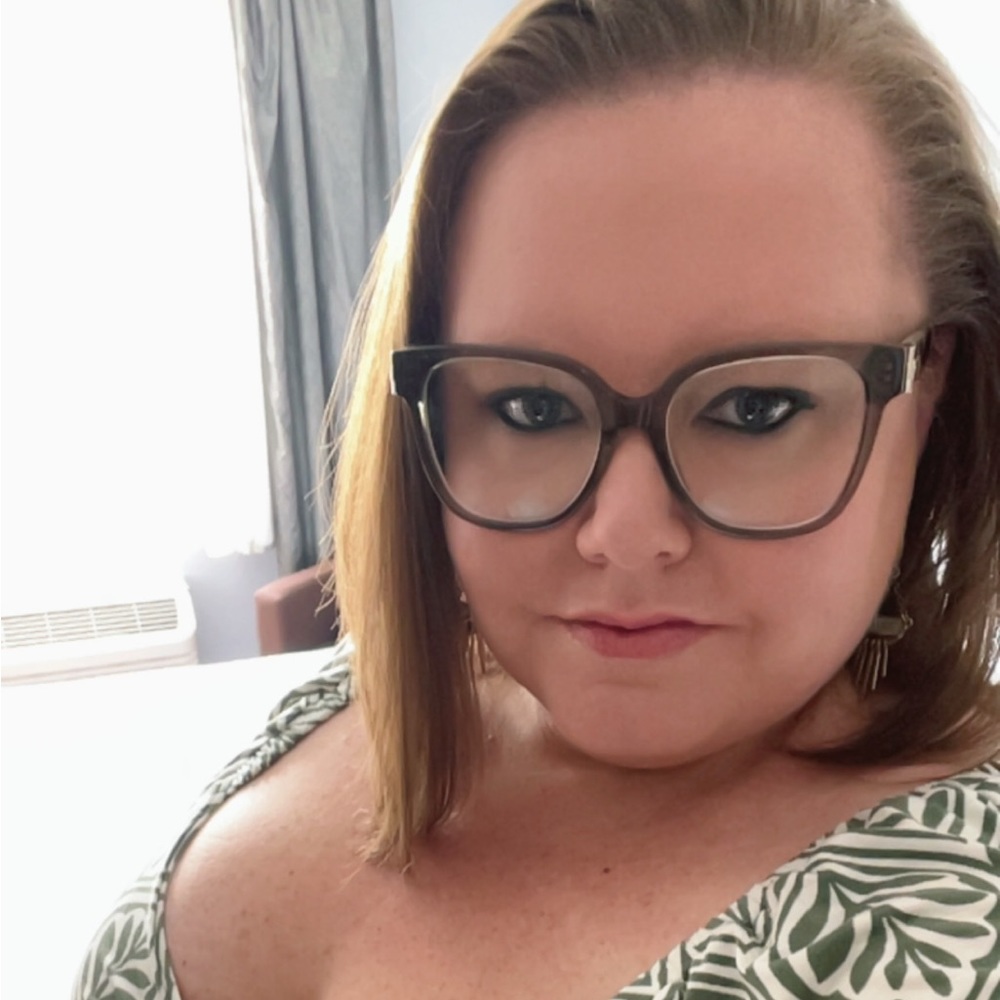 Meet your Posher, Kelly
